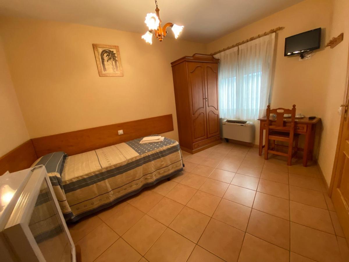 Hostal Jose Mari Сьюдад-Родриго Экстерьер фото